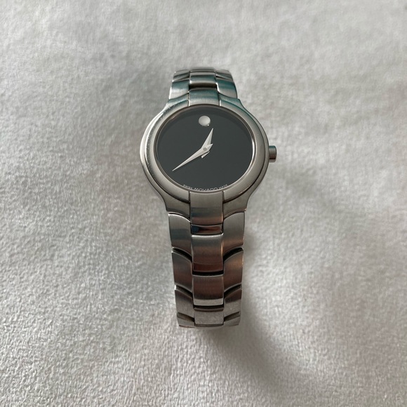 Authentic Movado Stainless Steel Museum Dial Ladies Wtach - Picture 2 of 9